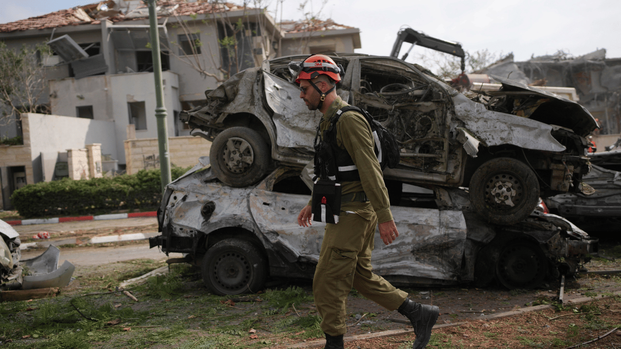 Israel-Iran Conflict: യുഎസ് എയർ ബേസിലെ ഇറാൻ ആക്രമണം; വ്യോമാതിർത്തി അടച്ച് അഞ്ച് രാജ്യങ്ങൾ