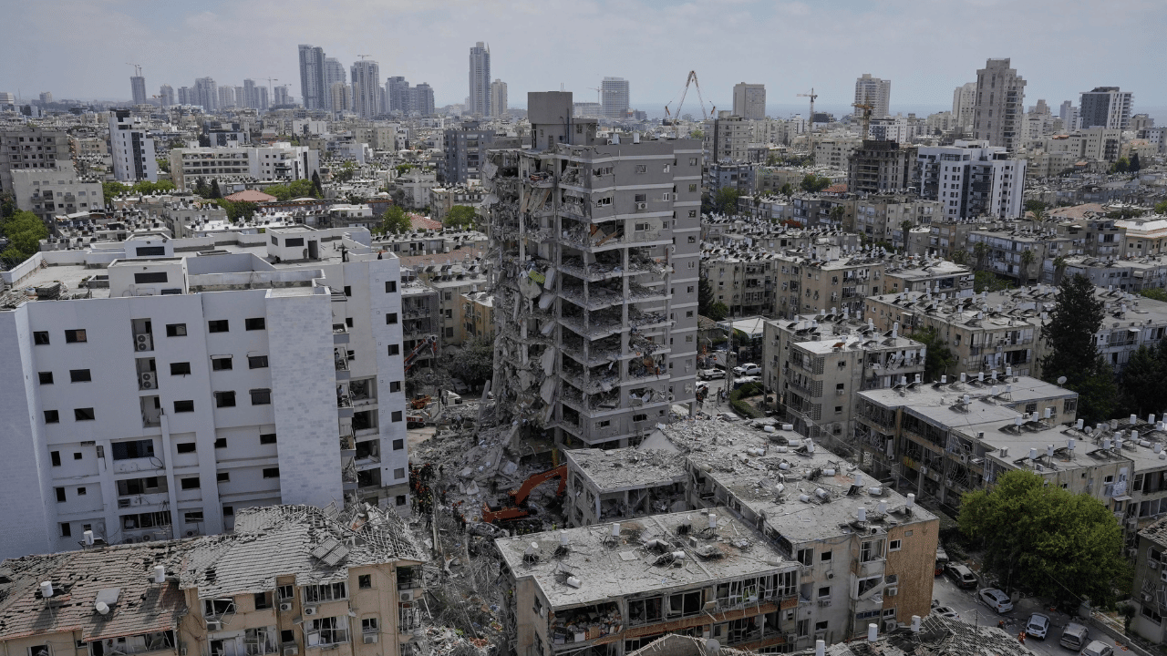 Israel Strikes Iran: ഇസ്രയേൽ വ്യോമാക്രമണത്തിൽ ഇറാന്റെ ഐആർജിസി ഇന്റലിജൻസ് മേധാവി കൊല്ലപ്പെട്ടു; പ്രധാനമന്ത്രി നെതന്യാഹു Israel Strikes Iran: ഇസ്രയേൽ വ്യോമാക്രമണത്തിൽ ഇറാന്റെ ഐആർജിസി ഇന്റലിജൻസ് മേധാവി കൊല്ലപ്പെട്ടു; പ്രധാനമന്ത്രി നെതന്യാഹു