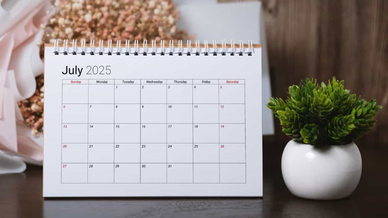 Bank Holidays in July 2025: ജൂലൈയില് 6 ദിവസം ബാങ്ക് അവധി; പണമിടപാടുകള് ശ്രദ്ധിച്ച് നടത്താം Bank Holidays in July 2025: ജൂലൈയില് 6 ദിവസം ബാങ്ക് അവധി; പണമിടപാടുകള് ശ്രദ്ധിച്ച് നടത്താം