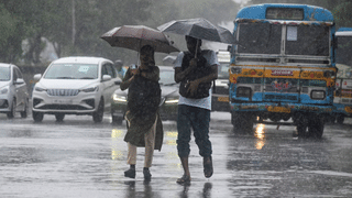 Kerala Rain Alert: സംസ്ഥാനത്ത് മഴ കനക്കുന്നു; ഏഴ് ജില്ലകളിൽ യെല്ലോ അലർട്ട്; മത്സ്യത്തൊഴിലാളികള്‍ക്ക് ജാഗ്രതാ നിര്‍ദേശം