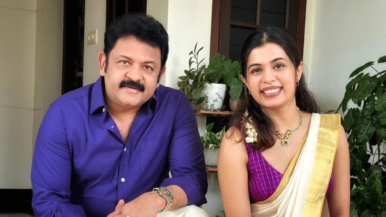 Krishna Kumar: ദിയ ബിസിനസ് ആരംഭിച്ചത് ലക്ഷങ്ങങ്ങൾ ലോണെടുത്ത്; പണം പോയതിന്റെ വേദന അനുഭവിച്ചവർക്കേ അറിയൂവെന്ന് കൃഷ്ണ കുമാർ Krishna Kumar: ദിയ ബിസിനസ് ആരംഭിച്ചത് ലക്ഷങ്ങങ്ങൾ ലോണെടുത്ത്; പണം പോയതിന്റെ വേദന അനുഭവിച്ചവർക്കേ അറിയൂവെന്ന് കൃഷ്ണ കുമാർ