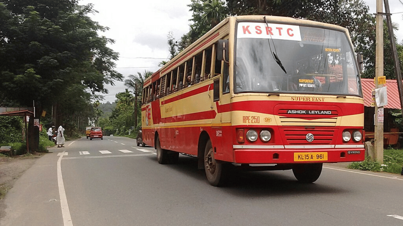 KSRTC: ഉയരും കൂടും തോറും, യാത്രക്കാർക്ക് ദുരിതം..!: ചവിട്ട് പടിയുടെ ഉയരം കുറയ്ക്കാൻ കെഎസ്ആർടിസി