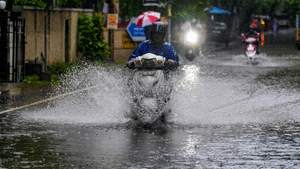 Heavy Rain in Kasaragod: അതിതീവ്ര മഴ; മണ്ണിടിച്ചിൽ ഭീഷണിയിൽ കാസർഗോഡ്, നാല് കുടുംബങ്ങളെ മാറ്റിപ്പാർപ്പിച്ചു