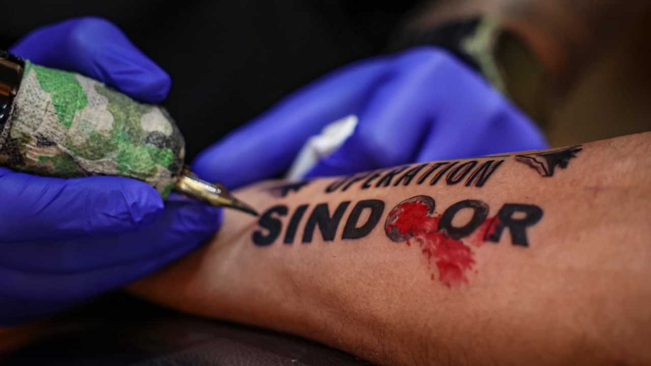 Operation Sindoor: ഓപ്പറേഷൻ സിന്ദൂർ സർവേയിൽ കേന്ദ്രസർക്കാരിനെ പിന്തുണച്ച് കേരളത്തിലെ ന്യൂനപക്ഷങ്ങൾ; പൊളിറ്റിക്കൽ വൈബ് സർവേഫലം Operation Sindoor: ഓപ്പറേഷൻ സിന്ദൂർ സർവേയിൽ കേന്ദ്രസർക്കാരിനെ പിന്തുണച്ച് കേരളത്തിലെ ന്യൂനപക്ഷങ്ങൾ; പൊളിറ്റിക്കൽ വൈബ് സർവേഫലം