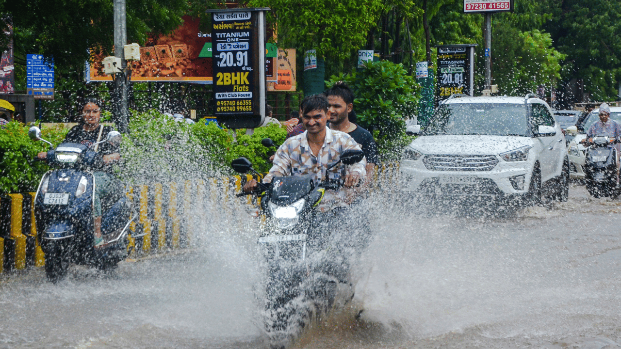 Kerala Rain Alert: മഴ ഇന്നും തുടരും; സംസ്ഥാനത്ത് 5 ജില്ലകളിൽ ഓറഞ്ച് അലർട്ട്, മലയോര മേഖലകളിൽ ജാഗ്രതാ നി‍ർദേശം