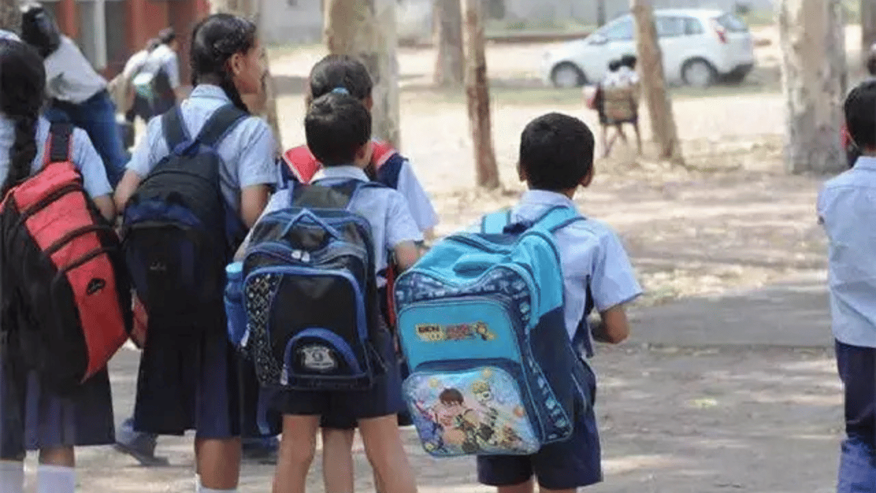 Kerala School Opening 2025: പ്രതീക്ഷകളുടെ പുതിയ അധ്യയന വർഷം; കുരുന്നുകൾ വിദ്യാലയങ്ങളിലേക്ക്, ഇന്ന് പ്രവേശനോത്സവം