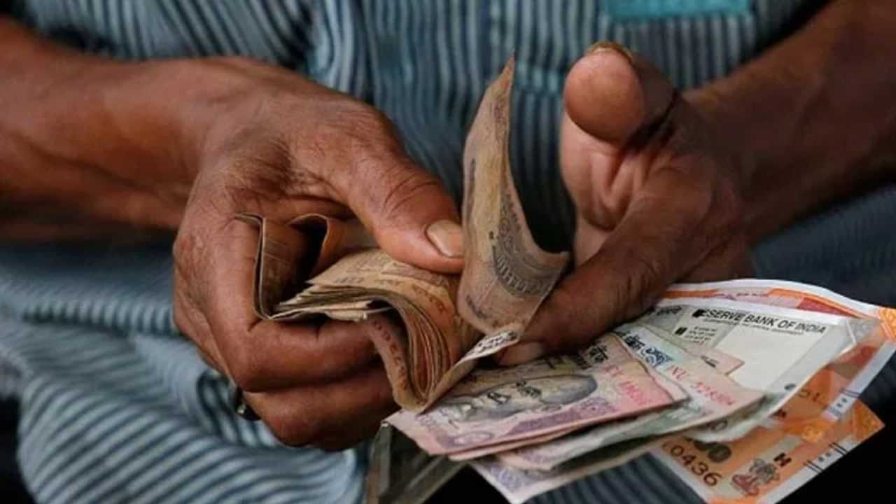 Kerala Welfare Pension : രണ്ടു ഗഡു ബാക്കി; ജൂണിലെ പെൻഷൻ വെള്ളിയാഴ്ച Kerala Welfare Pension : രണ്ടു ഗഡു ബാക്കി; ജൂണിലെ പെൻഷൻ വെള്ളിയാഴ്ച