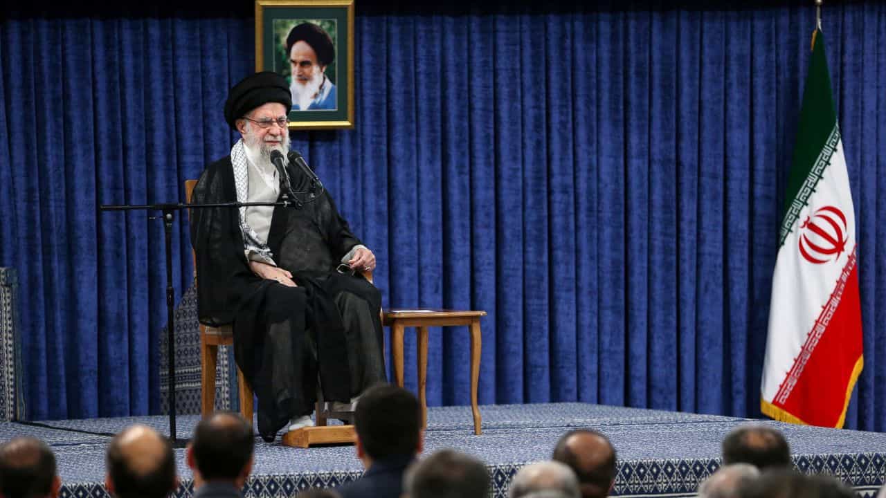 Israel Strikes Iran: ഇസ്രായേലും ഇറാനും തമ്മില് യുദ്ധമുണ്ടായാല് നേട്ടമാര്ക്ക്? Israel Strikes Iran: ഇസ്രായേലും ഇറാനും തമ്മില് യുദ്ധമുണ്ടായാല് നേട്ടമാര്ക്ക്?