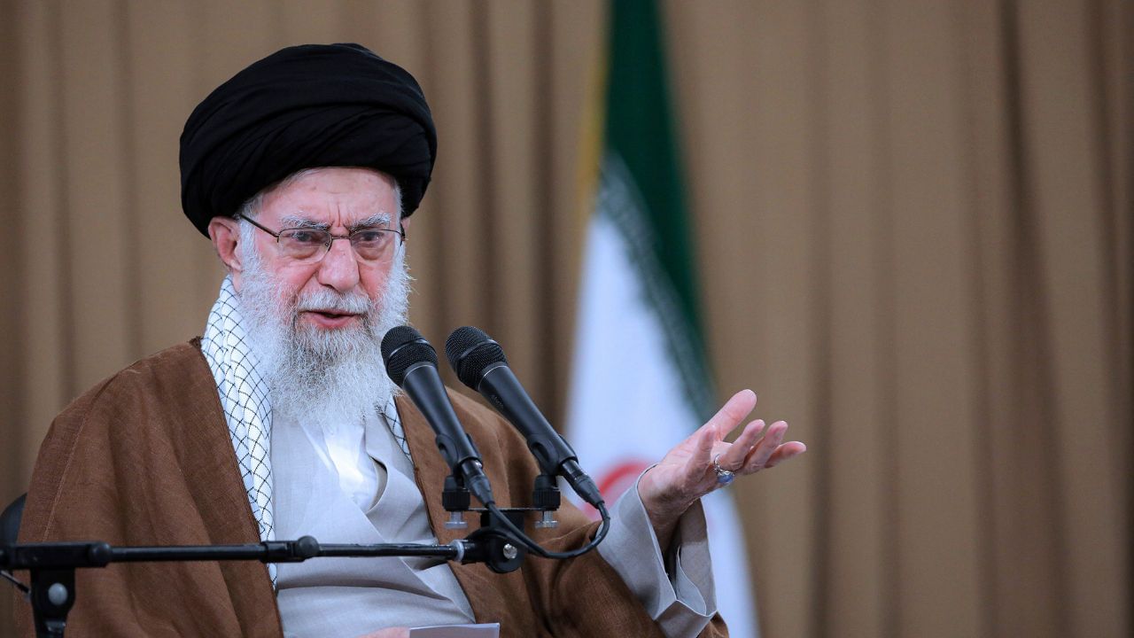 Israel Strikes Iran: ടെഹ്‌റാനില്‍ വീണ്ടും ഇസ്രായേല്‍ ആക്രമണം; പ്രത്യാക്രമണം നടത്തി ഇറാന്‍, കനത്ത മറുപടി പ്രതീക്ഷിച്ചോളൂവെന്ന് ഖാംനഇ