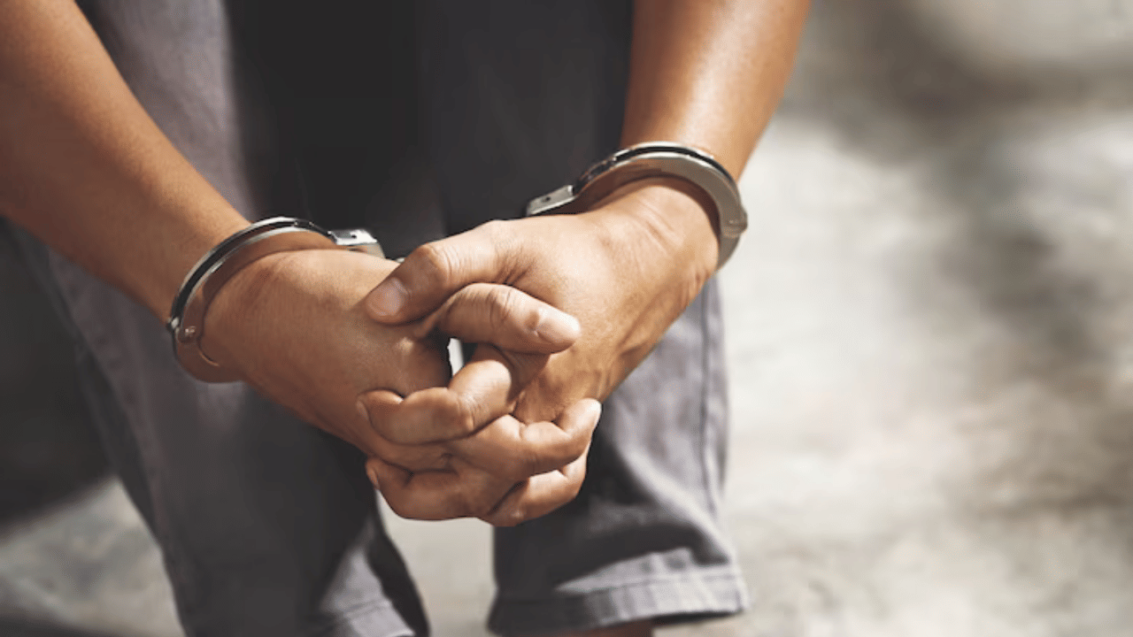 12-Year-Old Brutally Beaten: ഒപ്പം കിടന്നതിൽ പ്രകോപനം; 12 വയസുകാരന് ക്രൂരമർദനം; തല ഭിത്തിയിലിടിപ്പിച്ചു, നെഞ്ചിൽ മാന്തി: അമ്മയും ആൺസുഹൃത്തും പിടിയിൽ