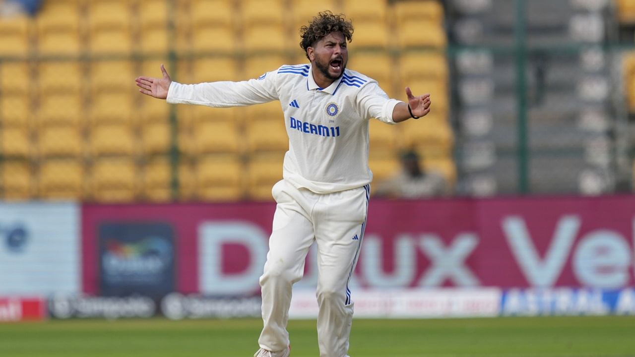 ന്യൂസിലന്ഡിനെതിരായ പരമ്പരയ്ക്ക് ശേഷം ഇതാദ്യമായാണ് കുല്ദീപ് ടെസ്റ്റിലേക്ക് തിരിച്ചെത്തുന്നത്. പരിക്ക് മൂലം ബോര്ഡര്-ഗവാസ്കര് ട്രോഫിയില് കളിക്കാന് സാധിച്ചിരുന്നില്ല.