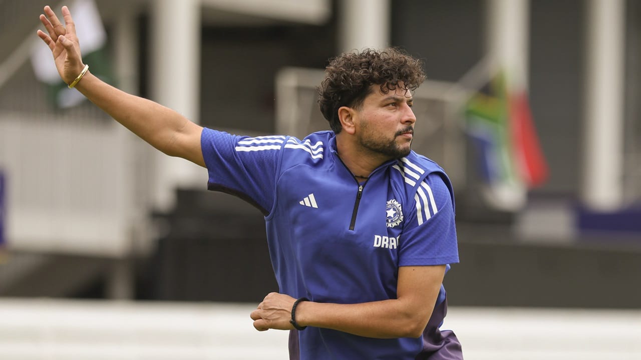 ആദ്യ ടെസ്റ്റില്‍ രവീന്ദ്ര ജഡേജയായിരുന്നു ടീമിലെ ഏക സ്പിന്നര്‍. പരിചയസമ്പന്നനെങ്കിലും മികച്ച പ്രകടനം പുറത്തെടുക്കുന്നതില്‍ ജഡേജ പരാജയപ്പെട്ടിരുന്നു. ഒരു വിക്കറ്റ് മാത്രമാണ് ജഡേജയ്ക്ക് ലഭിച്ചത്. 