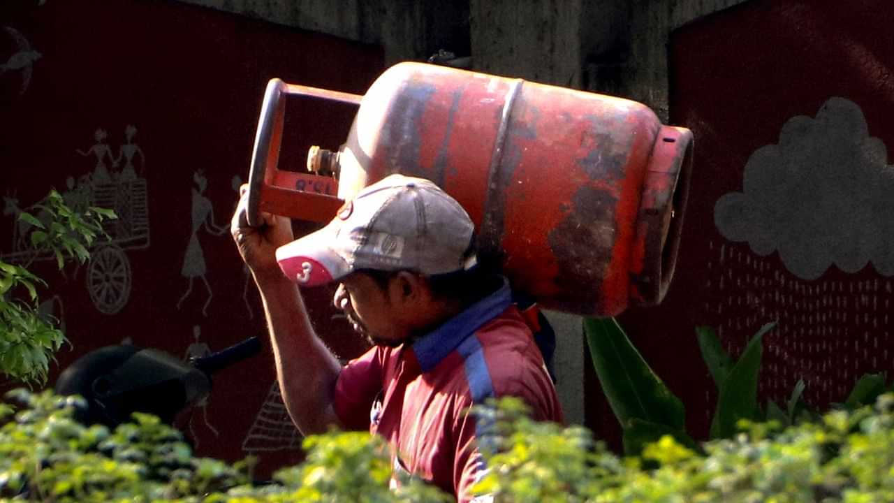 Israel Iran Conflict: പശ്ചിമേഷ്യന്‍ സംഘര്‍ഷങ്ങള്‍ ഇന്ത്യയിലെ എല്‍പിജി വിതരണത്തെ ബാധിക്കുമോ?