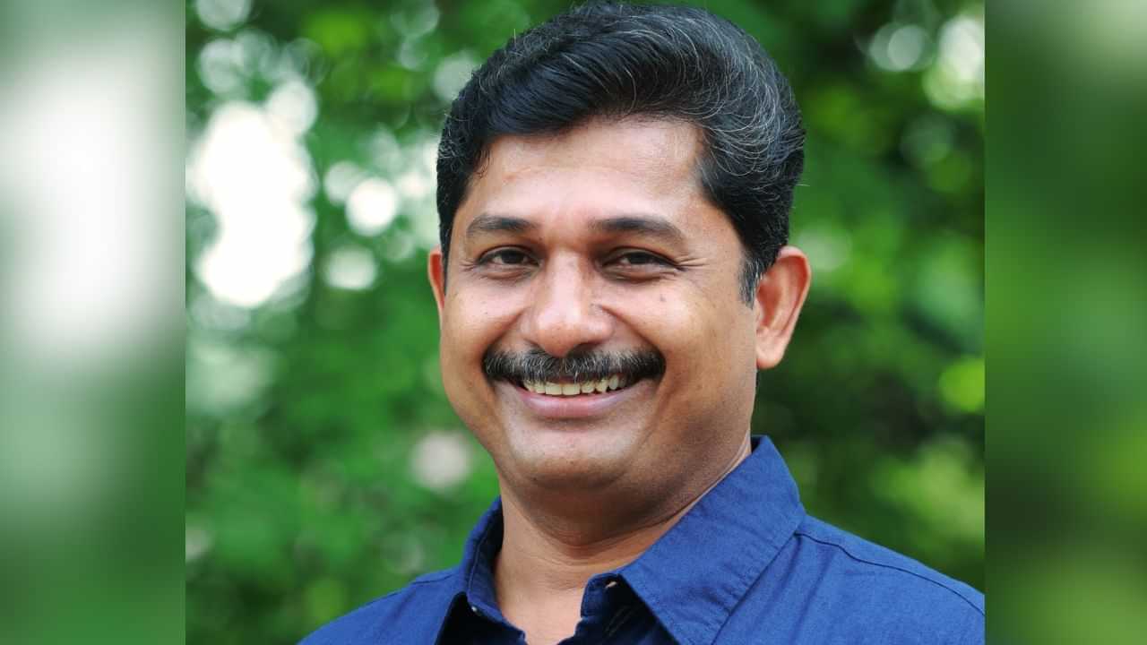 Kerala Sahithya Academy Award 2025 : ഒരു വിധത്തിലുമുള്ള പുരസ്കാരങ്ങൾ സ്വീകരിക്കില്ല; സാഹിത്യ അക്കാദമി അവാർഡ് നിരസിച്ച് എം സ്വരാജ് Kerala Sahithya Academy Award 2025 : ഒരു വിധത്തിലുമുള്ള പുരസ്കാരങ്ങൾ സ്വീകരിക്കില്ല; സാഹിത്യ അക്കാദമി അവാർഡ് നിരസിച്ച് എം സ്വരാജ്