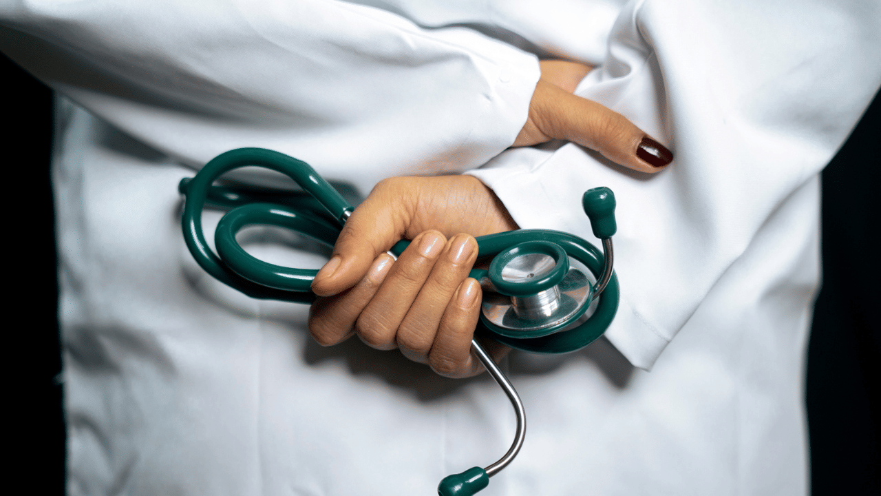 MBBS at Abroad: നീറ്റിൽ മാർക്കു കുറവാണോ? കുറഞ്ഞ ചിലവിൽ വിദേശത്ത് എംബിബിഎസ് പഠിക്കാം, വഴികളും സാധ്യതകളും