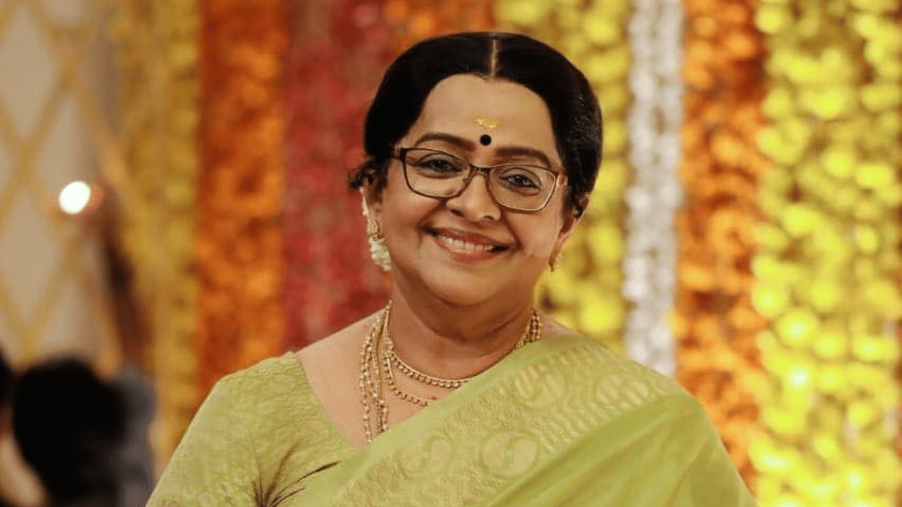 Mallika Sukumaran: ‘സുകുവേട്ടൻ മക്കൾക്ക് പേരിട്ടത് ആ ഒരു നി‍ർബന്ധത്തിൽ, ഇടതുപക്ഷ ചിന്താ​ഗതിയിലാണ് അങ്ങനെ പറഞ്ഞത്’; മല്ലിക സുകുമാരൻ