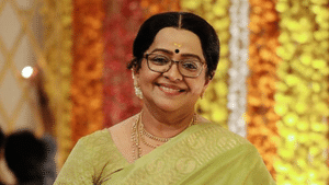 Mallika Sukumaran: ‘സുകുവേട്ടൻ മക്കൾക്ക് പേരിട്ടത് ആ ഒരു നിർബന്ധത്തിൽ, ഇടതുപക്ഷ ചിന്താഗതിയിലാണ് അങ്ങനെ പറഞ്ഞത്’; മല്ലിക സുകുമാരൻ Mallika Sukumaran: ‘സുകുവേട്ടൻ മക്കൾക്ക് പേരിട്ടത് ആ ഒരു നിർബന്ധത്തിൽ, ഇടതുപക്ഷ ചിന്താഗതിയിലാണ് അങ്ങനെ പറഞ്ഞത്’; മല്ലിക സുകുമാരൻ