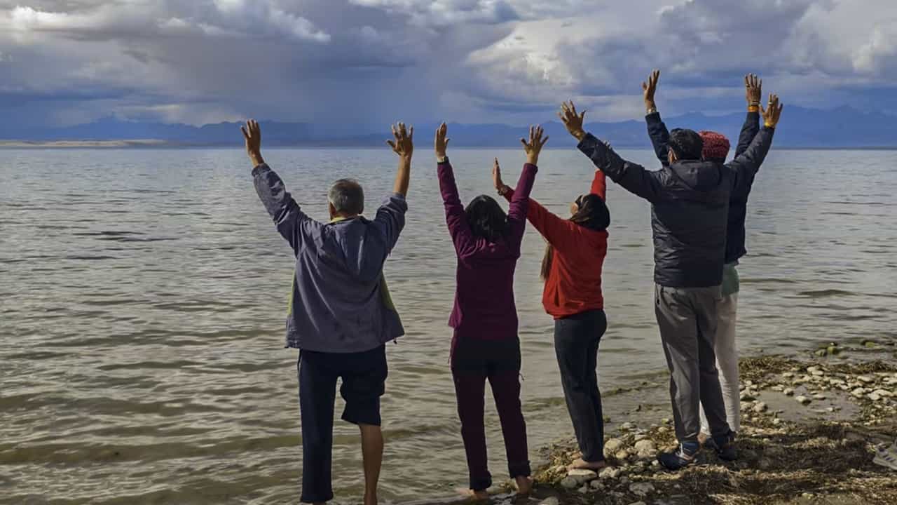 Kailash Mansarovar: അവസാനിച്ചത് ആറു വര്‍ഷത്തെ കാത്തിരിപ്പ്; കൈലാസ്-മാനസരോവറിലെത്തി ഇന്ത്യന്‍ തീര്‍ത്ഥാടകര്‍