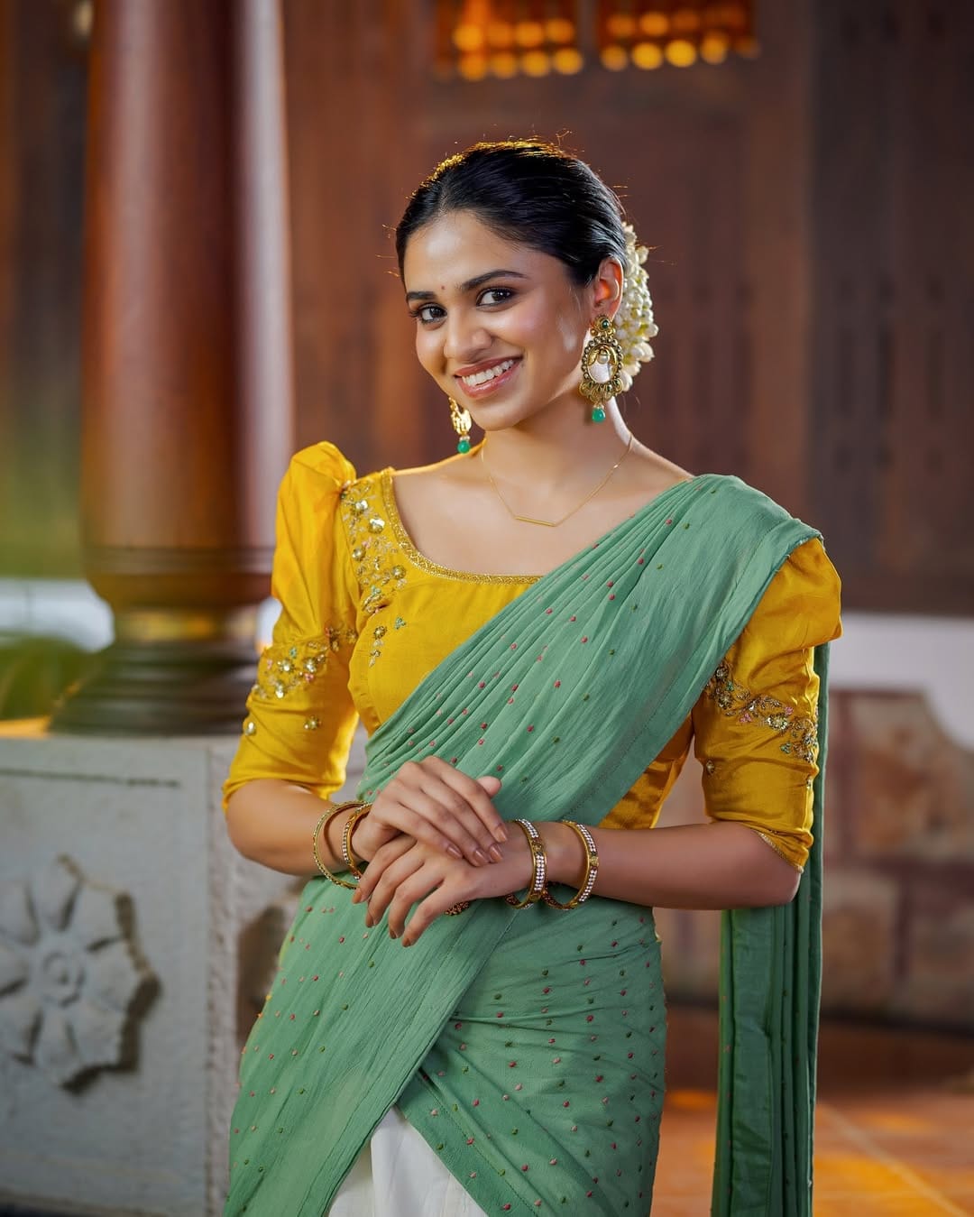 മീനൂട്ടിക്ക് അവളുടെ അച്ഛനോട് എത്രമാത്രം സ്‌നേഹമുണ്ടെന്ന് മറ്റാരെക്കാളും എനിക്ക് നന്നായി അറിയാം. ദിലീപേട്ടനോടൊപ്പം അവള്‍ സുരക്ഷിതയായിരിക്കുമെന്ന കാര്യം എനിക്ക് ഉറപ്പാണ്. 

