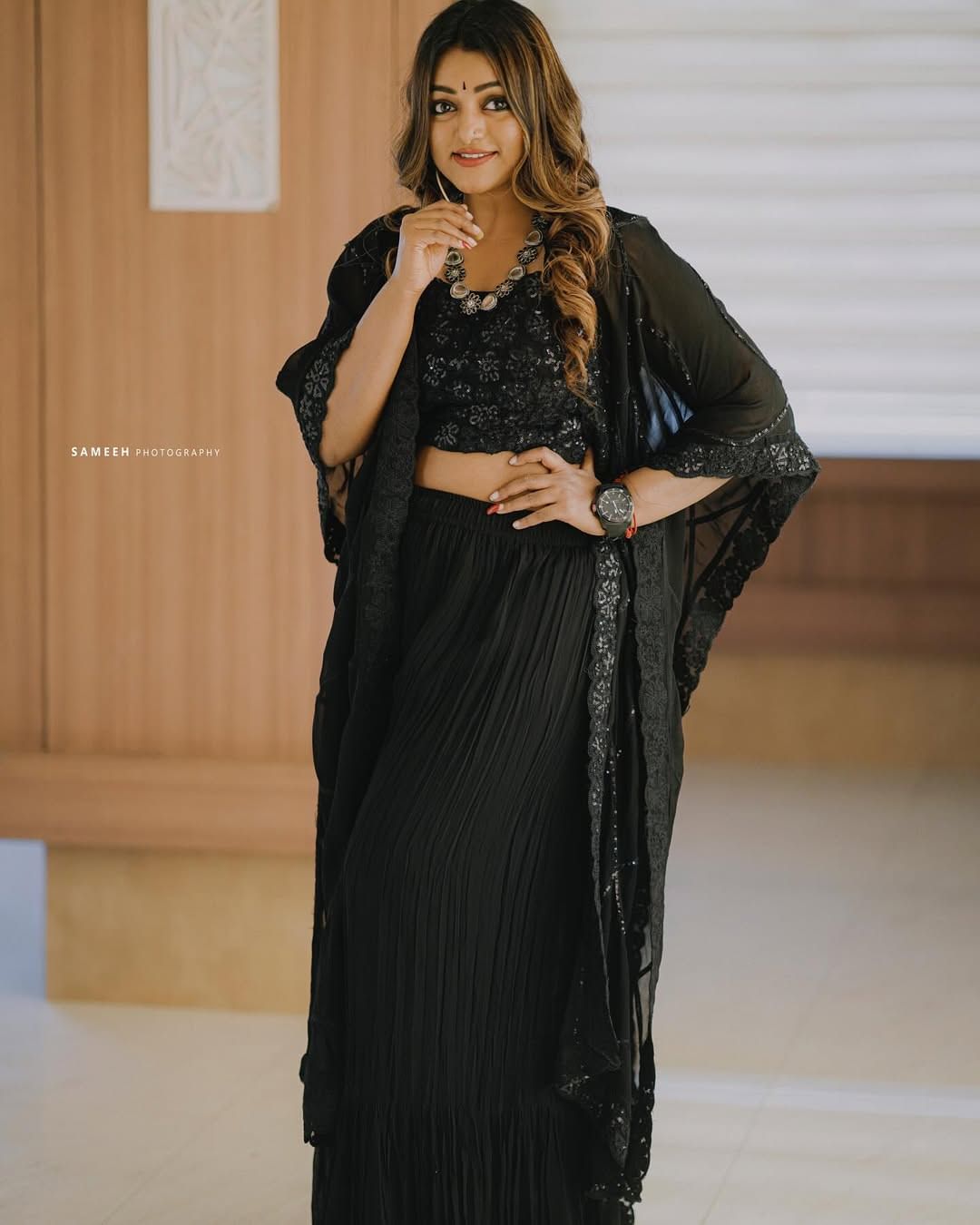 ഡയറക്ടേഴ്സിന്റെ കമാന്ഡ് അനുസരിച്ചാണ് നമ്മള് പ്രസന്റ് ചെയ്യേണ്ടത്. നമ്മുടെ പേഴ്സണല് ചോയ്സുകളായിരിക്കില്ല അത്. വേണ്ടിയിരുന്നില്ല എന്ന് തോന്നിയിട്ടുള്ള ഒരുപാട് കാര്യങ്ങളുണ്ട്.