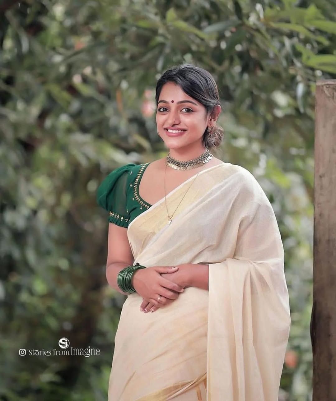 അന്ന് ചാക്കോച്ചന് തന്നെ നോക്കിയ നോട്ടം ഇന്നും തന്റെ മനസില് തറച്ച് കയറി നില്ക്കുന്നുണ്ട്. പിന്നീട് പല ചോദ്യങ്ങളും അവരോട് ചര്ച്ച ചെയ്തിട്ടായിരിക്കും കയറി ഇരിക്കുന്നത്. വിമര്ശനങ്ങള് വരുമ്പോള് ഏറ്റുവാങ്ങുക എന്ന് മാത്രമേയുള്ളു.
