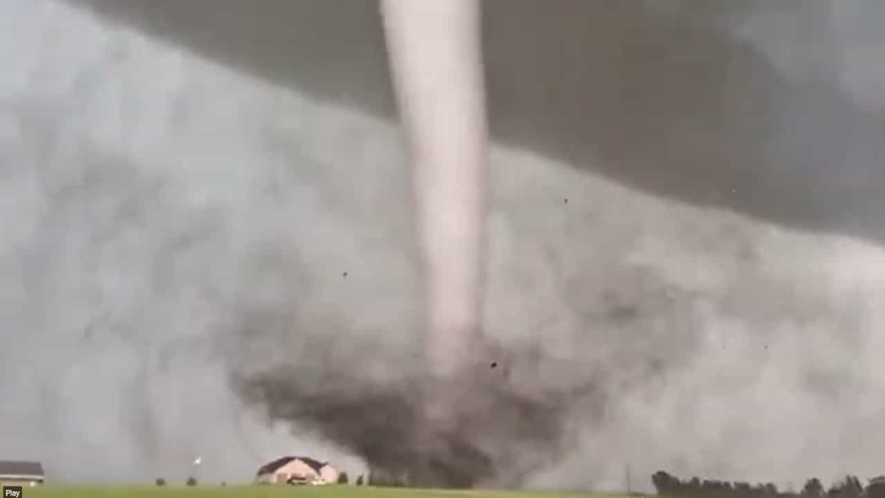Minnesota Tornado: ഒന്നിന് പുറകെ ഒന്നായി ചുഴലിക്കാറ്റുകള്‍, മിനസോട്ട ഇരുട്ടിലായി; മുന്നറിയിപ്പ്‌