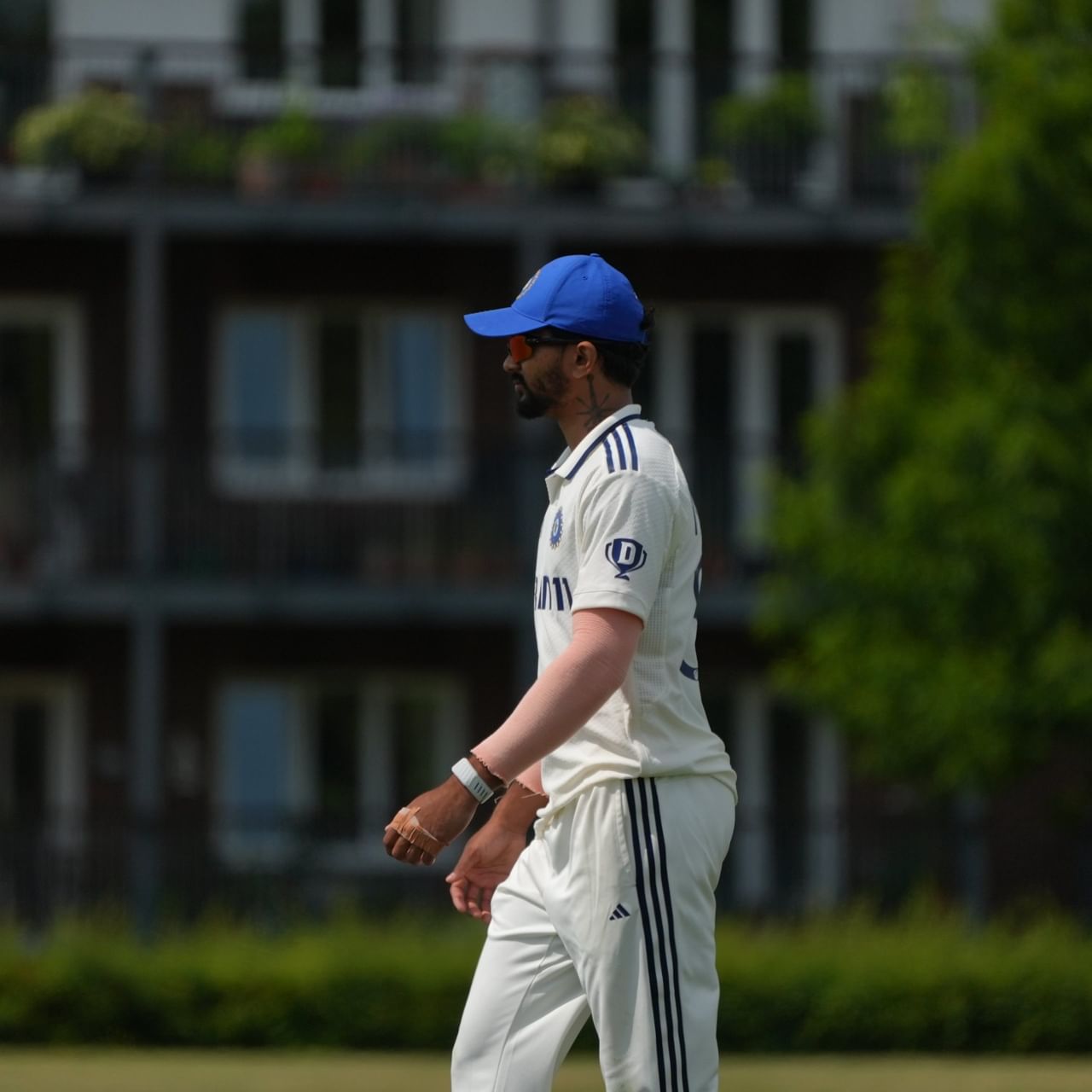 ബോർഡർ - ഗവാസ്കർ ട്രോഫിയിൽ ഓസ്ട്രേലിയക്കെതിരെ നിതീഷ് കുമാർ അഞ്ച് മത്സരങ്ങളും കളിച്ചിരുന്നു. പരമ്പരയിൽ താരം ഒരു സെഞ്ചുറിയും നേടി. എന്നാൽ, നിതീഷ് കുമാർ നിറം മങ്ങിയതും പരിശീലന മത്സരത്തിലെ മികച്ച പ്രകടനങ്ങളും താക്കൂറിനെ തുണച്ചേക്കും.