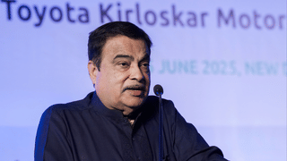 Kerala Gold Rate: സന്തോഷിക്കാൻ വകയുണ്ട്; സ്വർണവില വീണ്ടും താഴേക്ക്, 680 രൂപ കുറഞ്ഞു