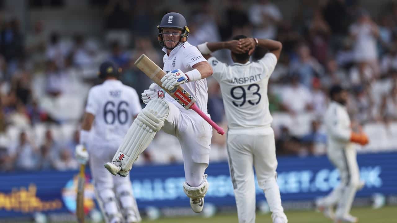India vs England: ബാസ്ബോളില് നിന്ന് പിന്വലിഞ്ഞ് ഇംഗ്ലണ്ട്; ലീഡ്സില് ലീഡെടുക്കാന് പ്രതിരോധതന്ത്രം India vs England: ബാസ്ബോളില് നിന്ന് പിന്വലിഞ്ഞ് ഇംഗ്ലണ്ട്; ലീഡ്സില് ലീഡെടുക്കാന് പ്രതിരോധതന്ത്രം