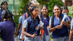 Kerala Plus One Admission 2025: പ്ലസ് വൺ പ്രവേശനം: ആദ്യ അലോട്മെന്റിൽ 2.49 ലക്ഷം വിദ്യാർഥികൾക്ക് അഡ്മിഷൻ, രണ്ടാം അലോട്ട്മെന്റ് ജൂൺ 9ന്