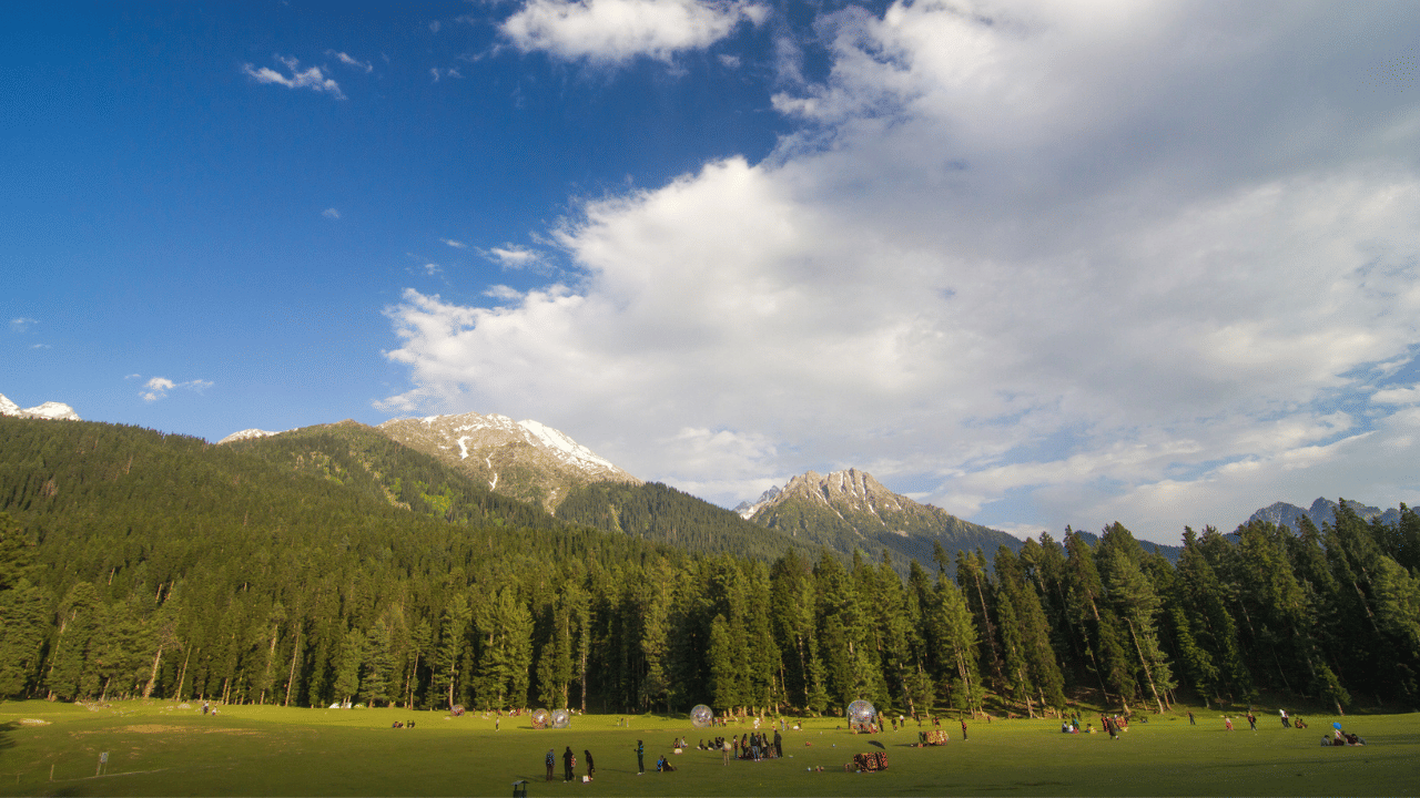 Pahalgam Tourism: ഉയർത്തെഴുന്നേറ്റ് പഹൽ​ഗാം; വിനോദസഞ്ചാരികളുടെ വൻ തിരക്ക്, സുരക്ഷയൊരുക്കി ഭരണകൂടം