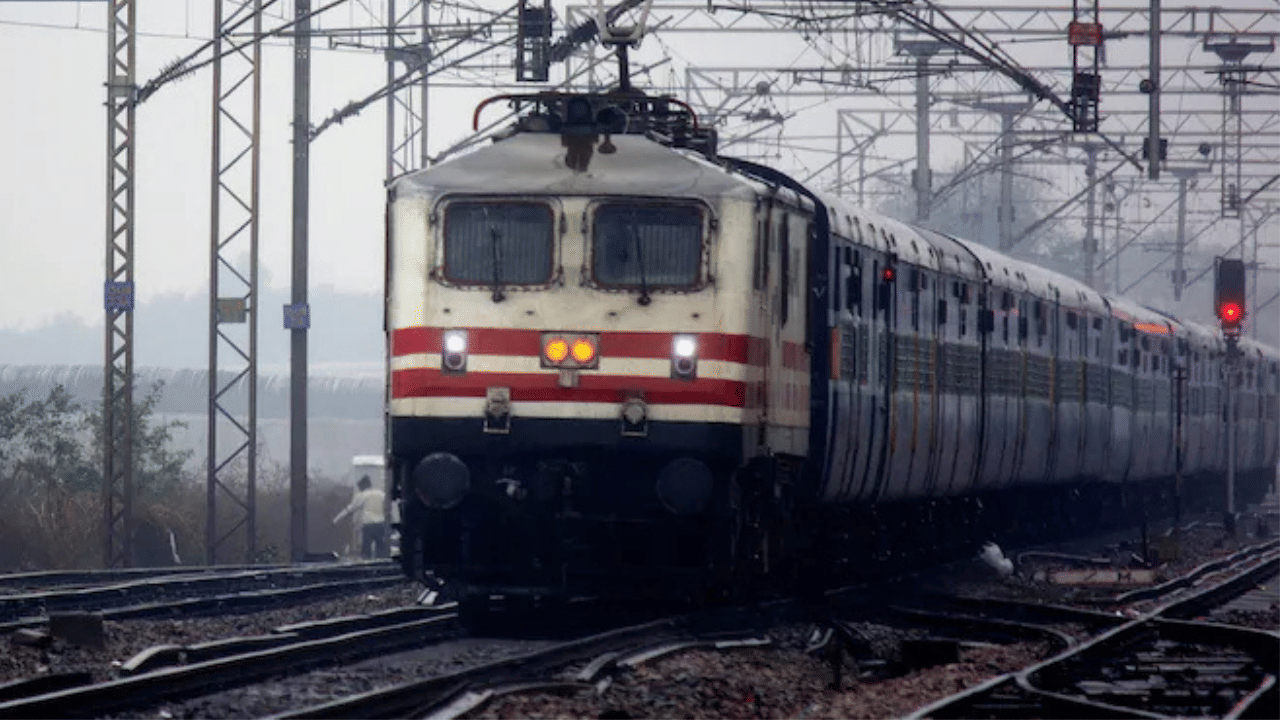 RRB NTPC Admit Card 2025: റെയിൽവേ ഉദ്യോഗാർഥികളുടെ കാത്തിരിപ്പിന് വിരാമം: പരീക്ഷ നാളെ മുതൽ, അറിയേണ്ടതെല്ലാം