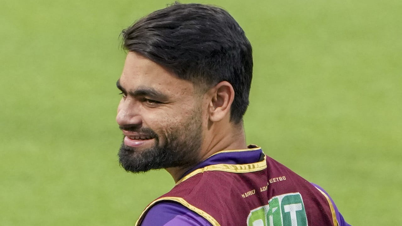 ക്രിക്കറ്റ് താരം റിങ്കു സിങിനെ ഉത്തര്‍പ്രദേശ് സര്‍ക്കാര്‍ ബേസിക് എജ്യുക്കേഷന്‍ ഓഫീസര്‍ (ബിഎസ്എ) ആയി നിയമിക്കുമെന്ന് റിപ്പോര്‍ട്ട്. സ്‌പോര്‍ട്‌സ് ക്വാട്ടയിലാണ് നിയമനം (Image Credits: PTI)