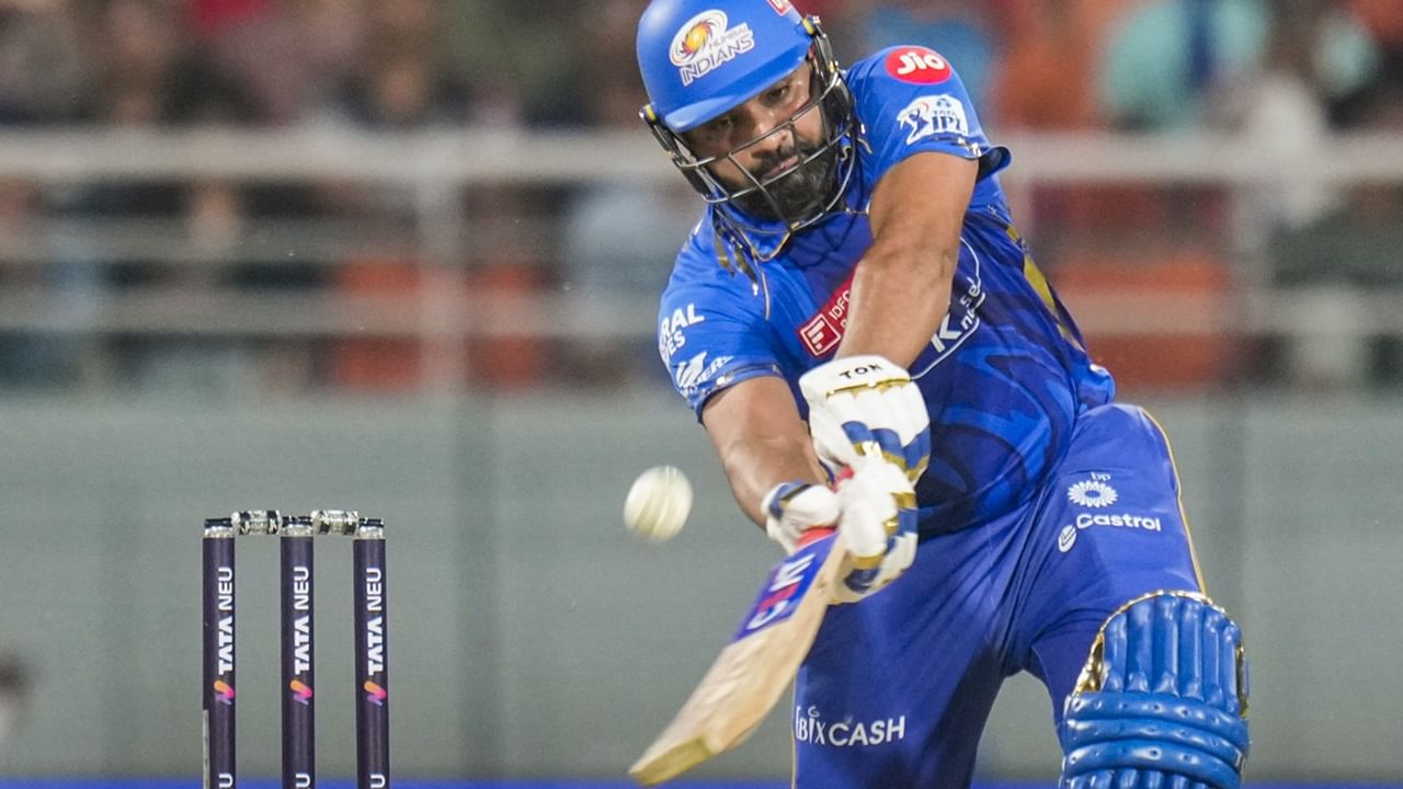 ഈ സീസണിൽ മുംബൈയ്ക്കായി ഏറ്റവും കൂടുതൽ റൺസ് നേടിയ രണ്ടാമത്തെ താരമാണ് രോഹിത്. 14 ഇന്നിംഗ്‌സുകളിൽ നിന്ന് 31.53 ശരാശരിയിലും 150.18 സ്ട്രൈക്ക് റേറ്റിലും നാല് അർദ്ധസെഞ്ച്വറികളോടെ രോഹിത് 410 റൺസ് നേടി