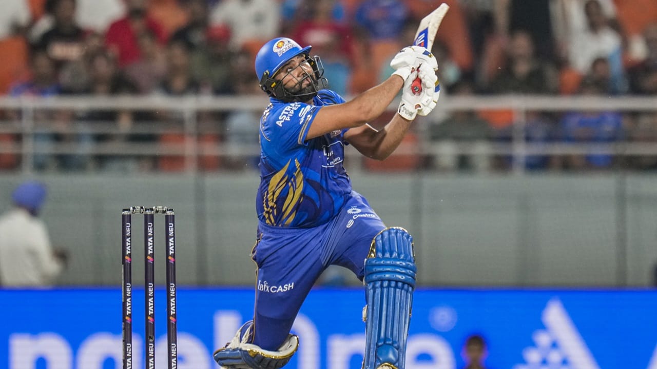 രോഹിതിന്റെ ബാറ്റിങിലെ ദൗര്ബല്യത്തെക്കുറിച്ചായിരുന്നു ഒരു കുട്ടി ആരാധകന്റെ ചോദ്യം. ഇതിന് രോഹിത് നല്കിയ മറുപടി രസകരമാണ്.