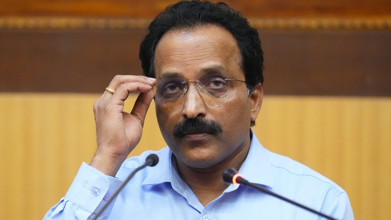 അക്കാദമിക് രംഗത്ത് മികച്ച വിജയം നേടിയ കൊട്ടാരക്കരയിലെ വിദ്യാര്‍ത്ഥികളെ അനുമോദിക്കാന്‍ സംഘടിപ്പിച്ച മെറിറ്റി ഇവനിങില്‍ മുഖ്യാതിഥിയായെത്തിയപ്പോഴാണ് അദ്ദേഹം ഇക്കാര്യം പറഞ്ഞത്. 1600-ല്‍ അധികം പേരെ ചടങ്ങില്‍ അനുമോദിച്ചു. ധനകാര്യമന്ത്രി എന്‍. ബാലഗോപാല്‍ സോമനാഥിന്റെ പ്രസംഗം ഫേസ്ബുക്കില്‍ പങ്കുവച്ചിട്ടുണ്ട്.