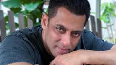 Salman Khan: എല്ലുകൾ നുറുങ്ങുന്നു, കഷ്ടപ്പെട്ടിട്ടാണ് ജോലിചെയ്യുന്നത്; ഗുരുതര രോഗത്തെക്കുറിച്ച് വെളിപ്പെടുത്തി സൽമാൻ ഖാൻ