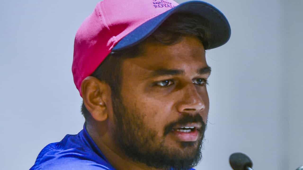 Sanju Samson: നീങ്ങാന് സമയമായെന്ന് ക്യാപ്ഷന്, പശ്ചാത്തലത്തില് തമിഴ് പാട്ട്; സഞ്ജു സാംസണ് ചെന്നൈ സൂപ്പര് കിങ്സിലേക്കോ? Sanju Samson: നീങ്ങാന് സമയമായെന്ന് ക്യാപ്ഷന്, പശ്ചാത്തലത്തില് തമിഴ് പാട്ട്; സഞ്ജു സാംസണ് ചെന്നൈ സൂപ്പര് കിങ്സിലേക്കോ?