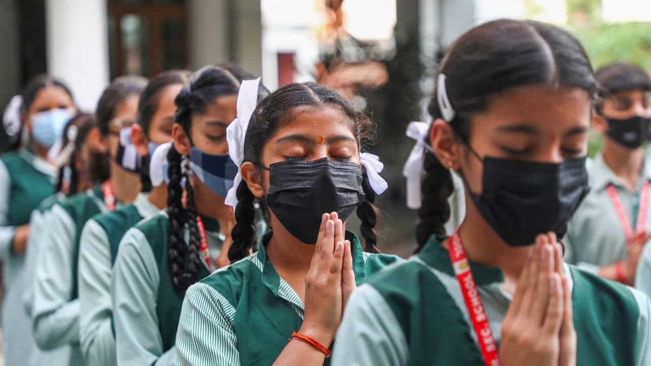 COVID School Holiday : ഏഴ് വിദ്യാർഥികൾക്ക് കോവിഡ്; ആലപ്പുഴയിൽ സ്കൂളിന് കളക്ടർ അവധി പ്രഖ്യാപിച്ചു