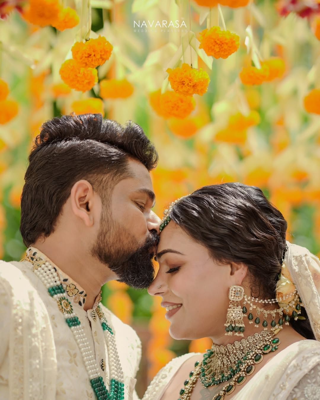 ഇന്നത്തെ ദിവസമാണ് ഈ ഭൂമിയിലെ ഏറ്റവും വലിയ സന്തോഷം എന്ന അടിക്കുറിപ്പോടെയാണ് സീമ ചിത്രങ്ങള് പങ്കിട്ടത്. ഫോട്ടോകള് പങ്കുവെച്ച് നിമിഷങ്ങള്ക്കുള്ളില് തന്നെ വൈറലാകുകയും ചെയ്തു. നിരവധിയാളുകളാണ് താരത്തിന് ആശംസകളറിയിച്ച് രംഗത്തെത്തുന്നത്.