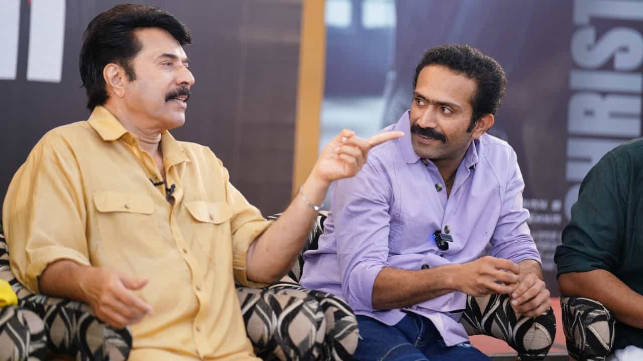 Shine Tom Chacko: നീ അത്ര പ്രശ്നക്കാരനായ കുട്ടിയല്ല, കുറുമ്പ് മാറ്റിയാൽ മതി; മമ്മൂട്ടി പറഞ്ഞത് ഇങ്ങനെയെന്ന് ഷൈൻ ടോം ചാക്കോ Shine Tom Chacko: നീ അത്ര പ്രശ്നക്കാരനായ കുട്ടിയല്ല, കുറുമ്പ് മാറ്റിയാൽ മതി; മമ്മൂട്ടി പറഞ്ഞത് ഇങ്ങനെയെന്ന് ഷൈൻ ടോം ചാക്കോ