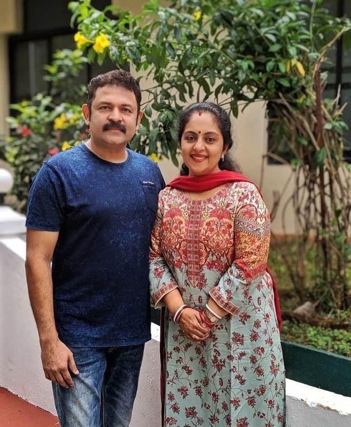 എങ്ങനെയാണ് അങ്ങനെ വിളിച്ച് തുടങ്ങിയതെന്ന് പറയുകയാണ് സിന്ധു കൃഷ്ണ. കിച്ചു ആദ്യമായി എന്നെ പരിചയപ്പെട്ടപ്പോള്‍ അച്ഛന്‍ ചെറുപ്പമായിരുന്നു. അതുകൊണ്ട് അങ്കില്‍ എന്ന് വിളിക്കാന്‍ കിച്ചുവിന് ചമ്മലായിരുന്നു.