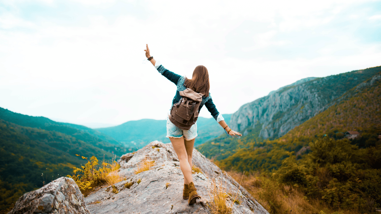 Solo Travel: ഒറ്റയ്ക്ക് യാത്ര ചെയ്യുന്നവരാണോ... അതും വിദേശത്തേക്ക്; ഇക്കാര്യങ്ങൾ ശ്രദ്ധിക്കണം