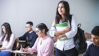 Kerala Gold Rate: ആടിയുലഞ്ഞ് സ്വർണവില; വരും ദിവസങ്ങളിൽ കാത്തിരിക്കുന്നതെന്ത്?