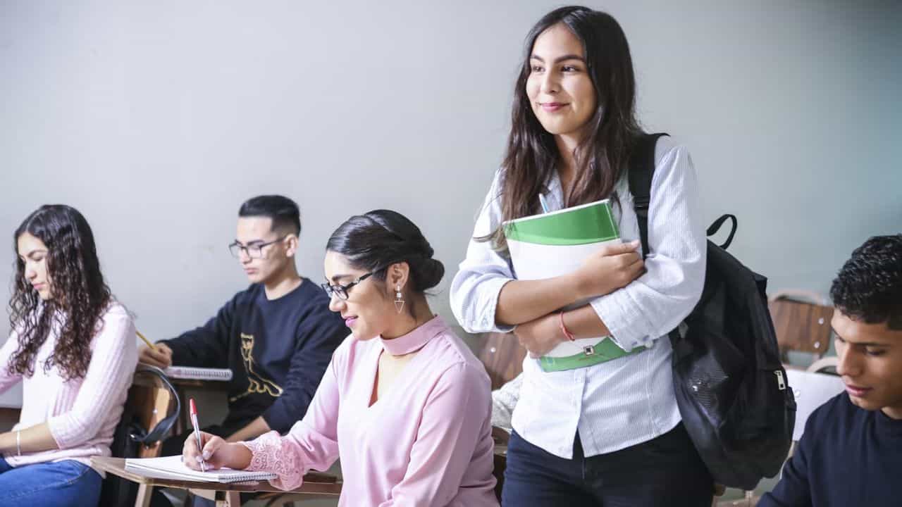 Education Loan: വിദേശ പഠനമാണോ ലക്ഷ്യം? വിദ്യാഭ്യാസ വായ്പയ്ക്ക് അപേക്ഷിക്കേണ്ടത് ഇങ്ങനെ