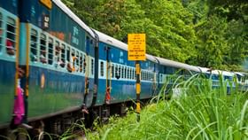 Railway Update : ചെങ്ങന്നൂരിൽ റെയിൽവെ വൈദ്യുതി ലൈനിന് മുകളിൽ മരം വീണു; ട്രെയിനുകൾ വൈകുന്നു Railway Update : ചെങ്ങന്നൂരിൽ റെയിൽവെ വൈദ്യുതി ലൈനിന് മുകളിൽ മരം വീണു; ട്രെയിനുകൾ വൈകുന്നു...