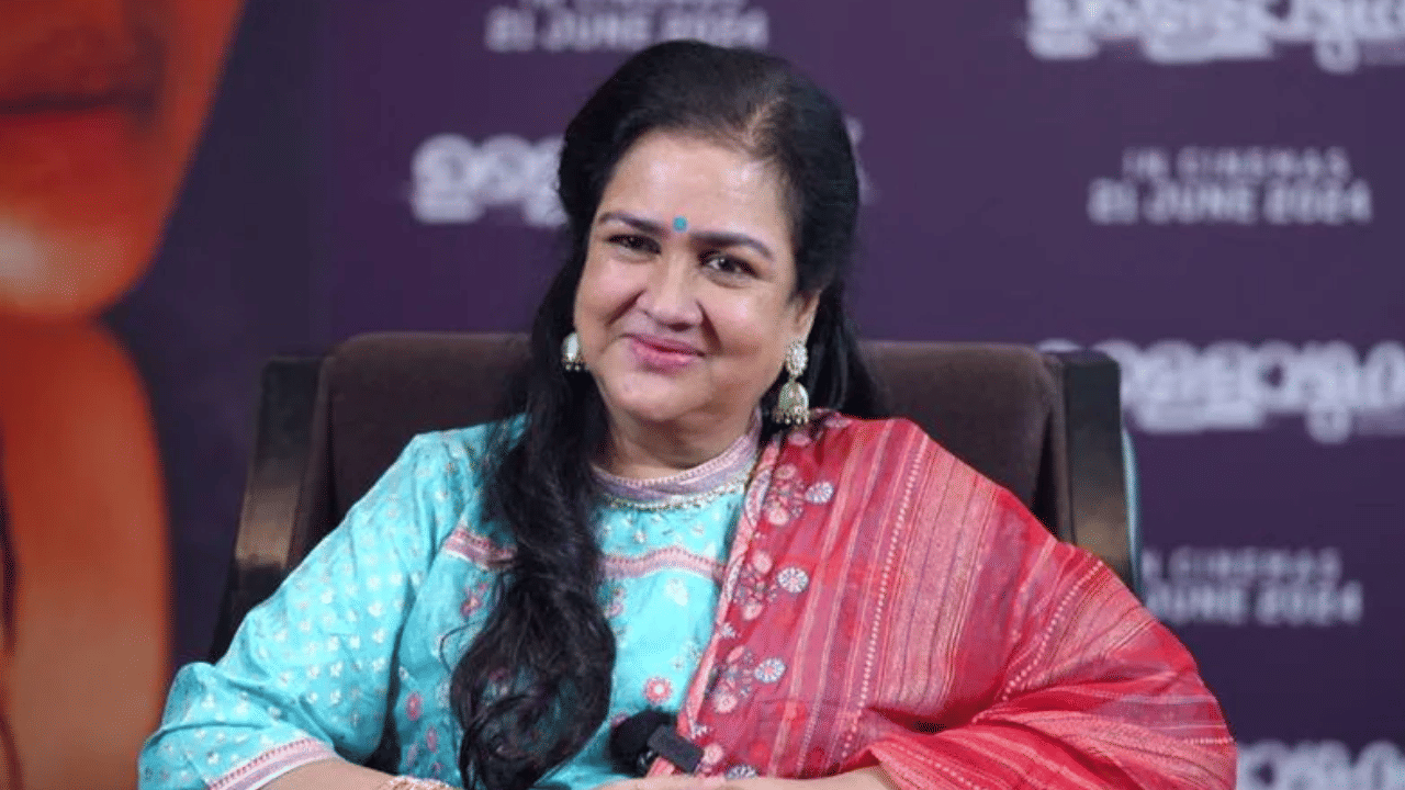 Urvashi: ആ സിനിമയിലെ റൊമാന്റിക് സീൻ ചെയ്യാൻ ബുദ്ധിമുട്ടുണ്ടായിരുന്നു; ഒടുവിൽ എന്റെ ശിൽപം വെച്ചാണത് ചെയ്തത്; ഉർവശി