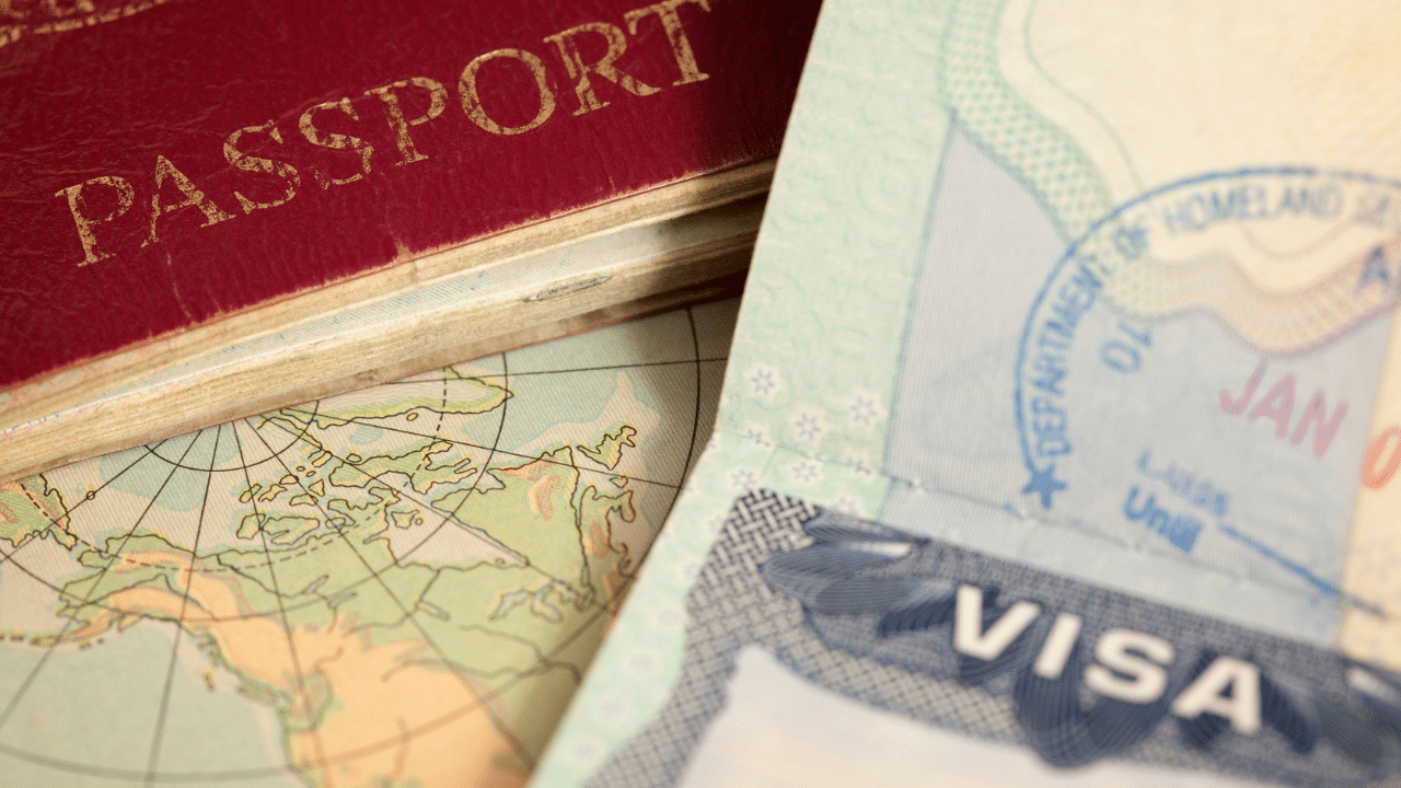 US Student Visa: വിദ്യാർത്ഥി വിസയുടെ പരിശോധന പുനരാരംഭിച്ച് യുഎസ്: എന്തിനാണ് സോഷ്യൽ മീഡിയ കൈമാറുന്നത്? US Student Visa: വിദ്യാർത്ഥി വിസയുടെ പരിശോധന പുനരാരംഭിച്ച് യുഎസ്: എന്തിനാണ് സോഷ്യൽ മീഡിയ കൈമാറുന്നത്?