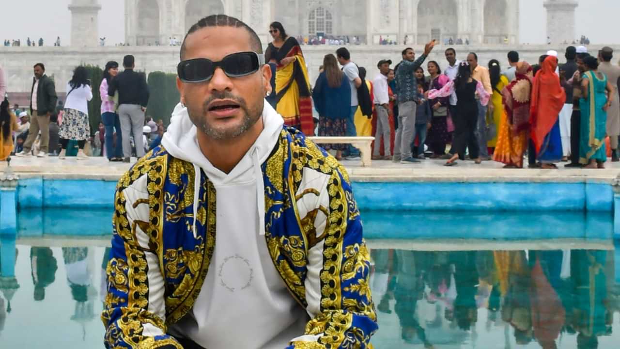 Shikhar Dhawan: കാമുകിയെ ഹോട്ടൽ മുറിയിലേക്ക് സൂത്രത്തിൽ കയറ്റുമായിരുന്നു; ഒന്ന് ഉറങ്ങാൻ സമ്മതിക്കുമോ എന്ന് രോഹിത് ചോദിക്കും: ശിഖർ ധവാൻ Shikhar Dhawan: കാമുകിയെ ഹോട്ടൽ മുറിയിലേക്ക് സൂത്രത്തിൽ കയറ്റുമായിരുന്നു; ഒന്ന് ഉറങ്ങാൻ സമ്മതിക്കുമോ എന്ന് രോഹിത് ചോദിക്കും: ശിഖർ ധവാൻ