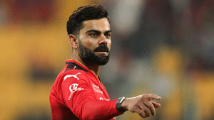 Chinnaswamy Stadium Stampede: ചിന്നസ്വാമി സ്റ്റേഡിയം ദുരന്തം; വിരാട് കോലിക്കെതിരെ പോലീസിൽ പരാതി Chinnaswamy Stadium Stampede: ചിന്നസ്വാമി സ്റ്റേഡിയം ദുരന്തം; വിരാട് കോലിക്കെതിരെ പോലീസിൽ പരാതി
